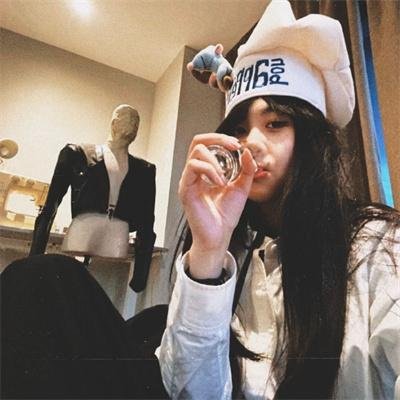 一个人不寂寞 高清封面
